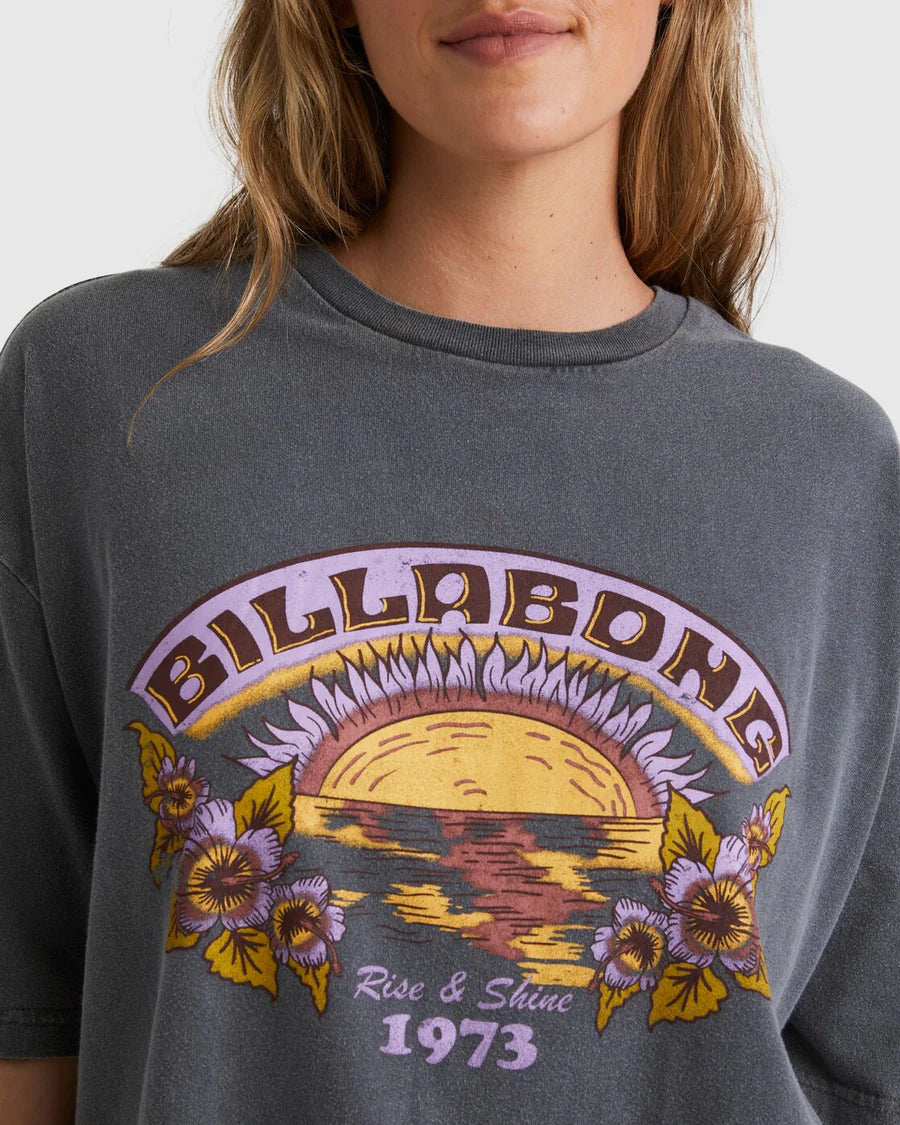RISE AND SHINE TEE